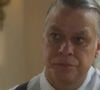 Reta final de 'Garota do Momento': Juliano foge para se esconder da polícia, na novela da Globo.