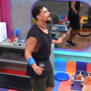 'BBB 25': Nesta tarde, os colegas de confinamento Gracyanne e Vinícius praticaram exercícios na academia do reality.