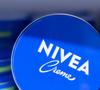 Se você adora o cheiro do creme Nivea, este perfume pode se tornar sua nova obsessão (e dura mais tempo!)