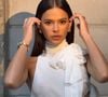 Bruna Marquezine usou vestido da grife Alaïa e exala elegância moderna