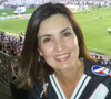 Parecem sandálias birken, mas são os novos chinelos da Kenner na cor 'Gigante da Colina' que a minha tia, torcedora fanática, vai usar com a camisa do Vasco no próximo jogo contra o Flamengo