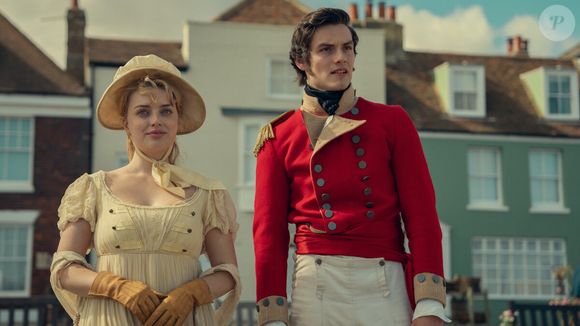 Segundo a roteirista Dolly Alderton, 'Orgulho e Preconceito de Jane Austen é o modelo da comédia romântica. [...] Nela está a oportunidade de examinar as complexidades do amor, da família, da amizade e da sociedade, buscando alcançar o tom deliciosamente observador de Jane Austen'