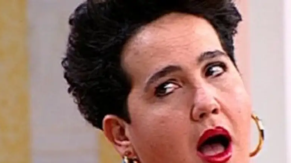 Discussão com elenco, desacato a diretores e até acusações de agressão: Claudia Jimenez foi expulsa do ‘Sai de Baixo’ após brigar com Deus e o mundo