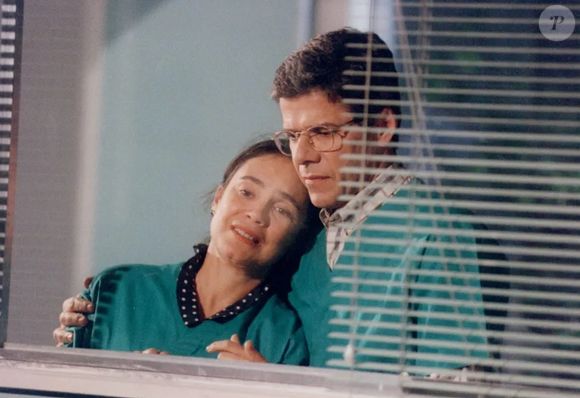 Regina Duarte pode ser vista na pele de Helena em 'História de Amor', na reprise da Faixa Especial da TV Globo.