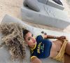A namorada de Hugo Souza publica constantes fotos de biquíni para seus mais de 130 mil seguidores no Instagram