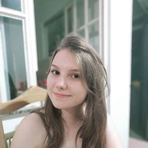 Morte precoce de Isabel Veloso, 19 anos, ocorreu em 10 de janeiro de 2026: com câncer desde 2021, influenciadora estava internada desde novembro de 2025