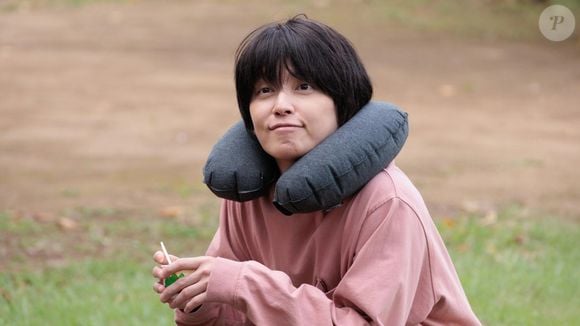 Os dois se envolvem aos poucos, mas acabam revirando suas vidas com o surgimento da jovem rebelde Kusunoki Hotaru