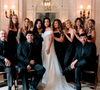 Minha tia pagou mais caro que isso: o vestido de madrinha de casamento escolhido por Demi Lovato para 7 amigas era totalmente preto e custava valor surpreendente