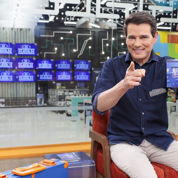 Celso Portiolli, então, brincou: ‘Quem tomou vacina e virou jacaré vai tratar com o amigo dela lá’