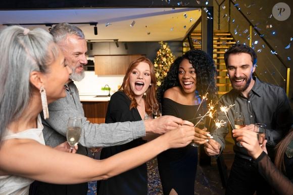 Psicologia e carreira explicam por que a festa da empresa ainda conta como ambiente profissional e como aproveitar esse momento sem comprometer sua reputação