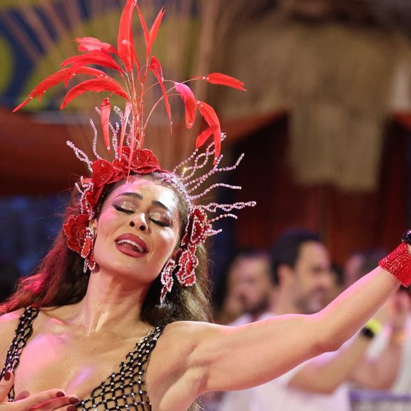 Juliana Paes chega para os minis desfiles onde desfilará como rainha da Unidos do Viradouro