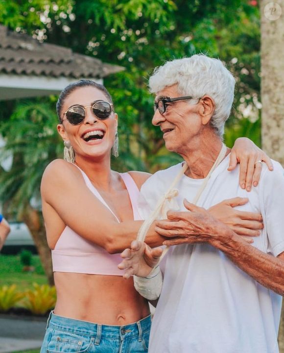 Pai de Juliana Paes, Carlos Henrique pediu para que a filha voltasse a desfilar na Viradouro em última conversa