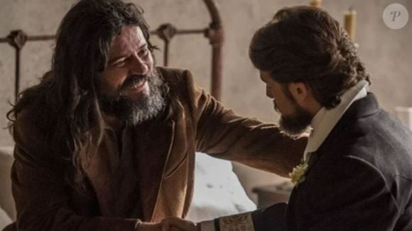 Bernardo recupera a memória na novela 'Além do Tempo'