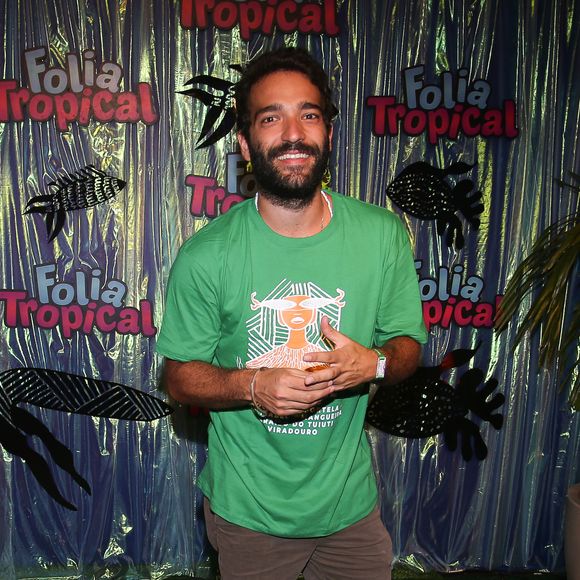 Qual é a altura de Humberto Carrão? Ator tem 1,77 m