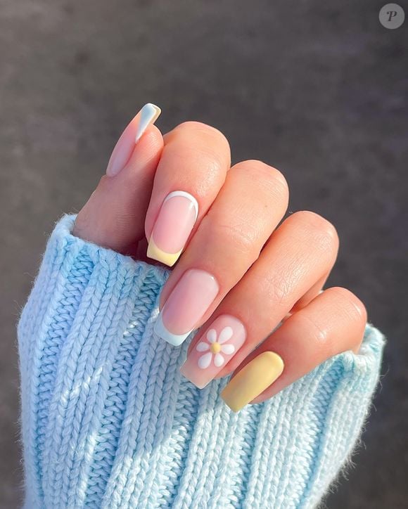 A delicadeza em cada detalhe das unhas clarinhas conquista as fãs de decoração nas unhas