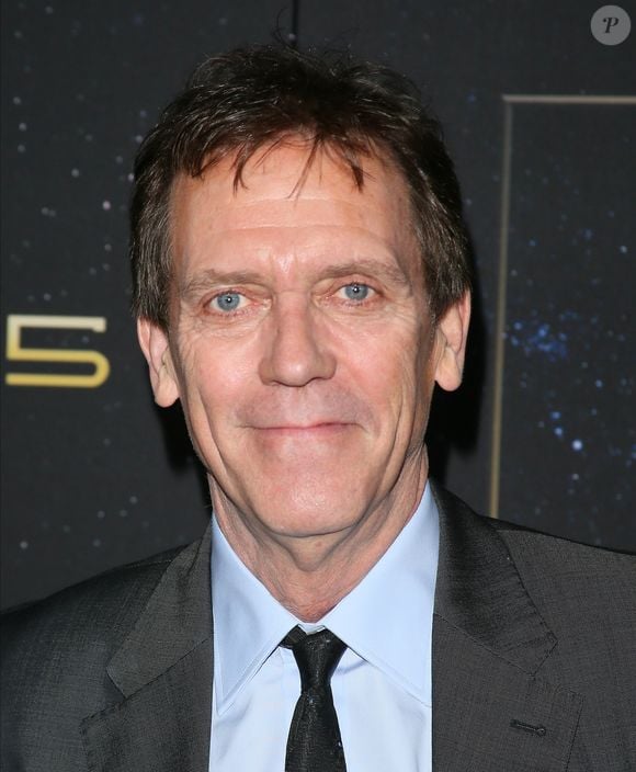Longe do consultório médico, Hugh Laurie encara um novo desafio em Legacy of Spies. A série é inspirada nos livros O Espião que Saiu do Frio e O Legado dos Espiões, do escritor John le Carré, e mergulha em um universo de segredos, traições e disputas políticas