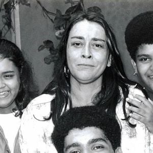 Quase todos os presentes estavam vestidos de branco, cor tradicionalmente usada às sextas-feiras pelos seguidores do candomblé, em reverência a Oxalá, e também em homenagem à Iemanjá.