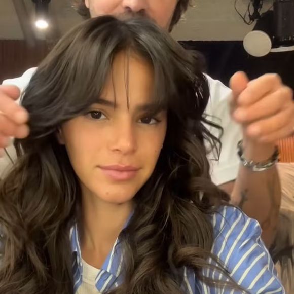 Antes, Bruna Marquezine havia aparecido com cabelo mais longo