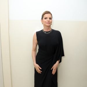 Look sofisticado de Debora Bloch roubou a cena no Upfront 2026 da Globo