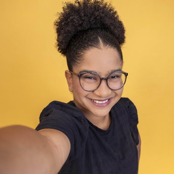 ‘BBB 26’: Tia Milena vira a 'colecionadora oficial' e o perfume irreverente da Moschino