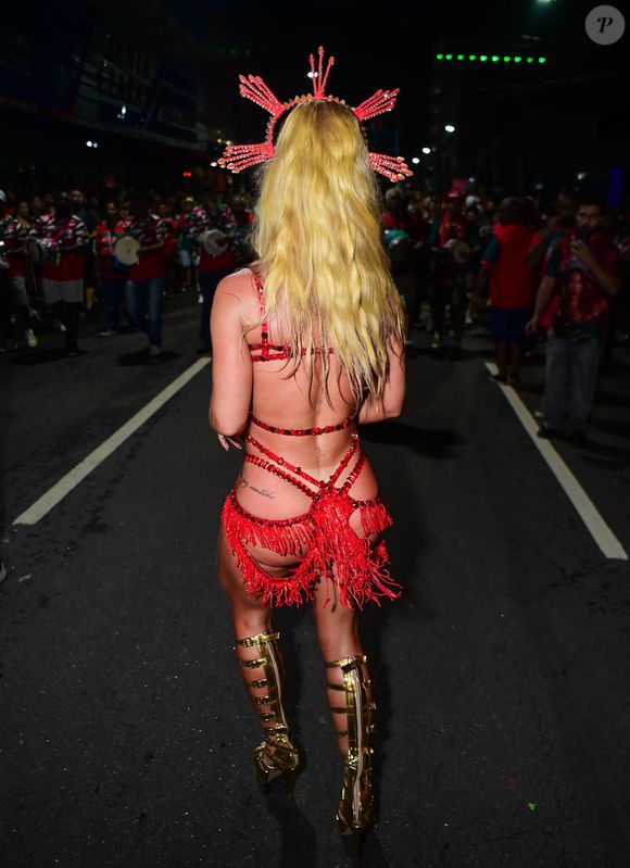 Virgínia Fonseca escolheu fantasia ousada para ensaio na rua da Grande Rio para o carnaval 2026