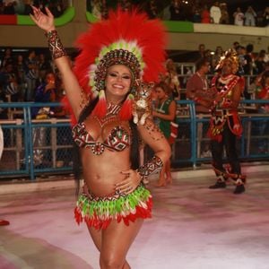 Em 2022, Viviane Araújo desfilou no Carnaval com um barrigão e levou o público ao delírio