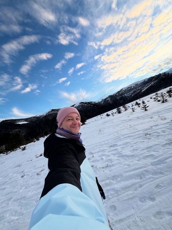 O cantor Lucas Lima está completando 43 anos neste sábado, dia 11 de outubro