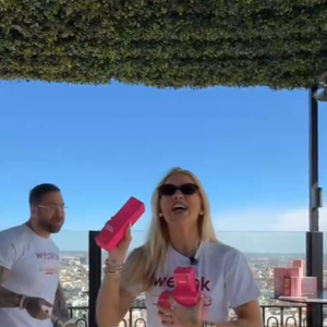 Virgínia Fonseca é 'exposta' por amigos em live de aniversário em Madri e momento íntimo com Vini Jr. vira assunto nas redes