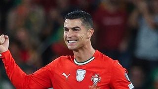 O hábito inusitado de Cristiano Ronaldo com água mineral antes de jogo: é um dos protocolos mais subestimados do esporte, derruba a fadiga e aumenta rendimento, diz médico