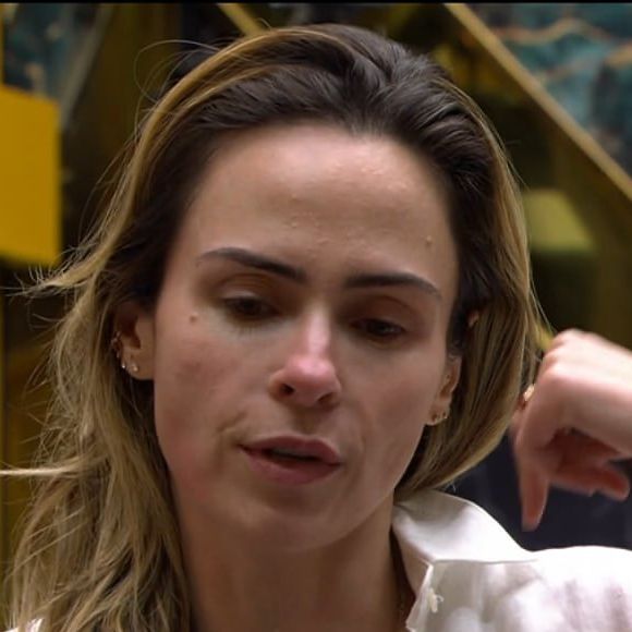 Ana Paula Renault divide opiniões após optar por seguir no 'BBB 26' mesmo sabendo da morte do pai