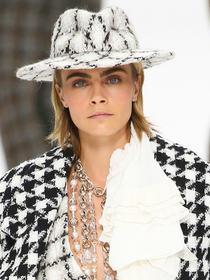 A Zara tem a jaqueta da moda que vai substituir o casaco de chuva neste começo da Primavera