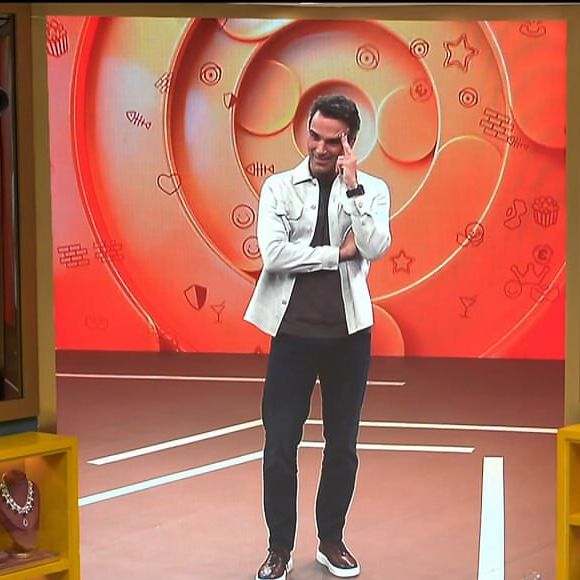 Tadeu Schmidt fez discurso sobre segundas chances no 'BBB 26' e relembrou expulsão de Ana Paula há 10 anos
