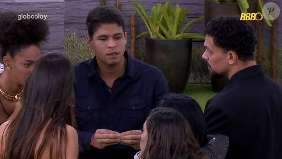 'Pelo amor de Deus! Amanhã tem 50 mil em jogo. A senhora prefere não pegar? Não, pelo amor de Deus!': disparou Guilherme para Delma sobre 'Pegar ou Guardar' no 'BBB 25'