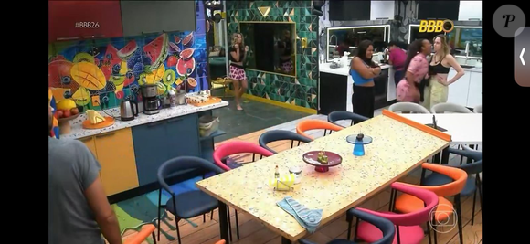 Novo ângulo do esbarrão de Sol Vega vai ao ar no BBB 26 e reação com 5 palavras no confessionário chama atenção do público