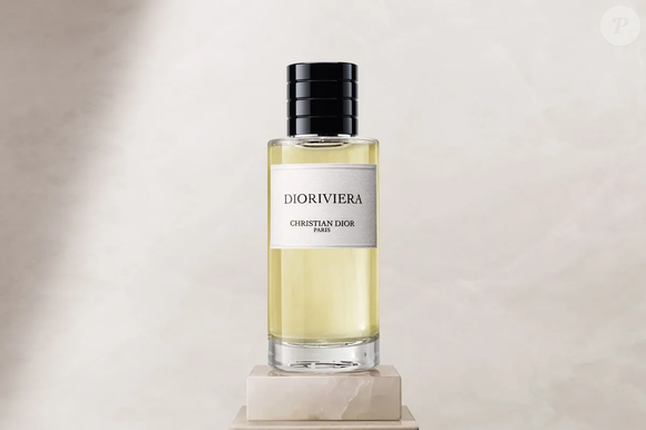 Entre os destaques está o Dioriviera, da Dior, criado pelo perfumista Francis Kurkdjian. A fragrância une notas de figo e rosa para representar o encontro entre o sul da França e Paris, criando um perfume luminoso, alegre e que pode ser usado durante todas as estações do ano