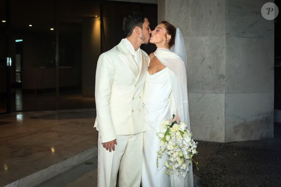 Casamento Giovanna Lancellotti e Gabriel David: famosos oficializaram a união após 4 anos de namoro. 'Jeito de agradecer e começar essa nova fase com o coração em paz', afirmou o diretor da liga que organiza os desfile de carnaval do Rio