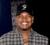 O cantor e compositor Ne-Yo completa 47 anos neste domingo (18), com uma história inusitada envolvendo Michael Jackson. Em relato reproduzido pelo portal Música no Ponto, o artista contou que desligou o telefone na cara do Rei do Pop por acreditar que a ligação era uma brincadeira. O episódio aconteceu em 2008, conforme reportagem publicada por O Globo em 10 de agosto de 2010