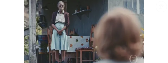 Nice (Teca Pereira) esconde o filho vivo de Odete Roitman (Debora Bloch) em Vale Tudo