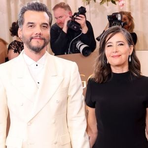 Wagner Moura chegou com a esposa, Sandra Delgado, ao Globo de Ouro neste domingo, 11 de janeiro de 2026