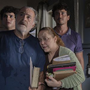 Por trás do silêncio de Elisa, personagem de Isabela Garcia em 'Quem Ama Cuida', existe uma reflexão sobre mulheres que passaram a vida acreditando que precisavam ser fortes o tempo todo