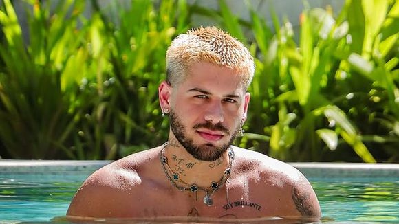 'Por isso a Ana Castela apaixonou': foto de Zé Felipe com volumão na cueca choca João Guilherme, que não perdoa. 'Já faz um OnlyFans'