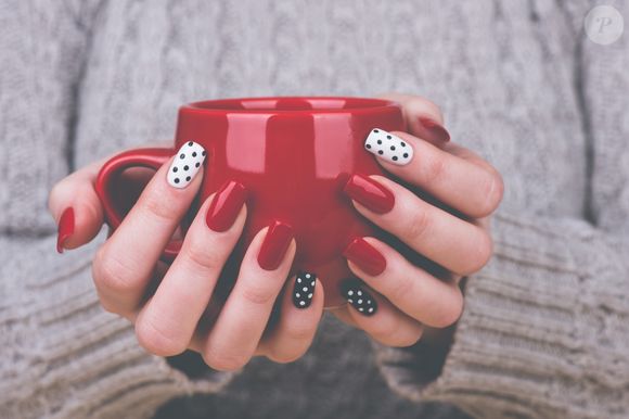 Unha em gel: dicas para remover em casa