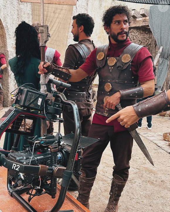 Shia atuou na série ‘Reis’, da Record TV