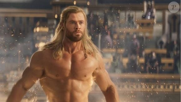 Em um dia repleto de revelações, o estúdio confirmou nada menos que 27 nomes para o filme, Chris Hemsworth (Thor) foi um deles.
