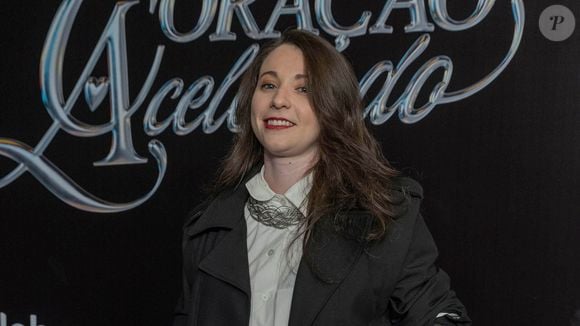 Atriz da novela 'Coração Acelerado', Yrla Braga, a Rosinha, sofreu um AVC os 29 anos e precisou lidar com a perda da mãe
