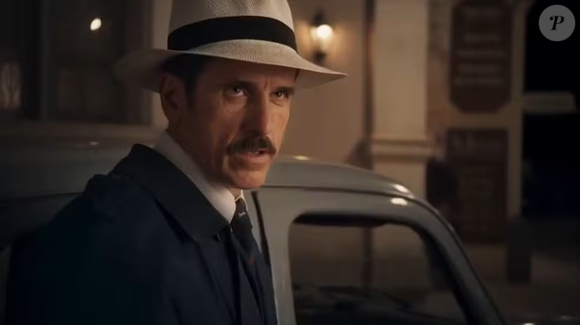 Ernesto (Eriberto Leão) come prato de camarão envenenado e passa mal