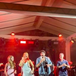 Luciano Huck levou a família a uma festa organizada por Virgínia e Vini Jr. em Trancoso