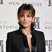 Nem bolo, nem pão branco: doença sem cura fez Halle Berry, hoje aos 59 anos, adotar dieta cetogênica; atriz toma uma taça de vinho por dia. 'Me ajudou a ficar em forma'