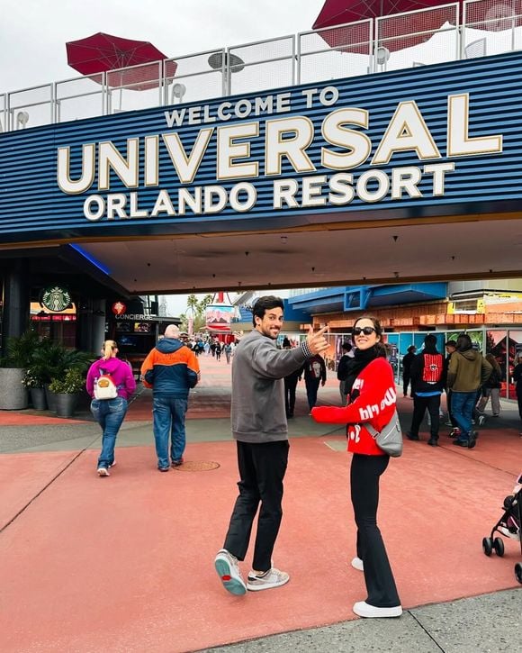 Lara Silva e Julinho Casares estão juntos desde 2020 e celebraram a união em uma cerimônia intimista