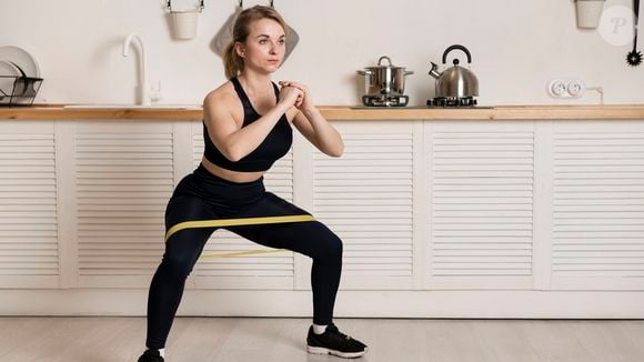 Trabalhar a parte superior do corpo em casa pode ser mais simples do que você imagina.